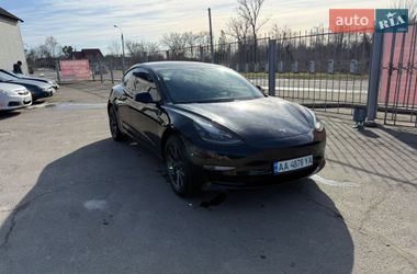 Седан Tesla Model 3 2021 в Звенигородке