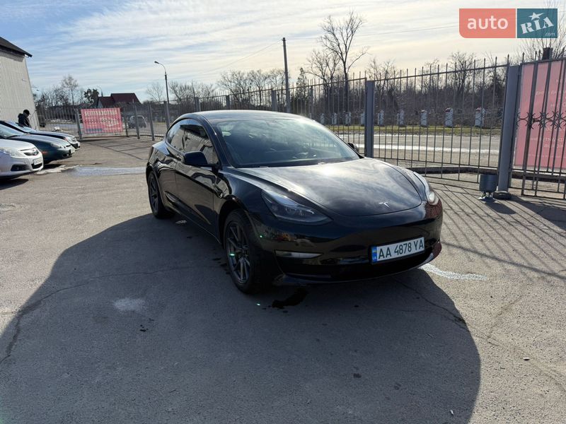 Седан Tesla Model 3 2021 в Звенигородке