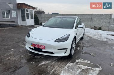 Седан Tesla Model 3 2022 в Новій Водолагі