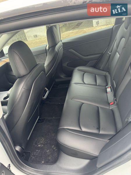 Седан Tesla Model 3 2022 в Новой Водолаге