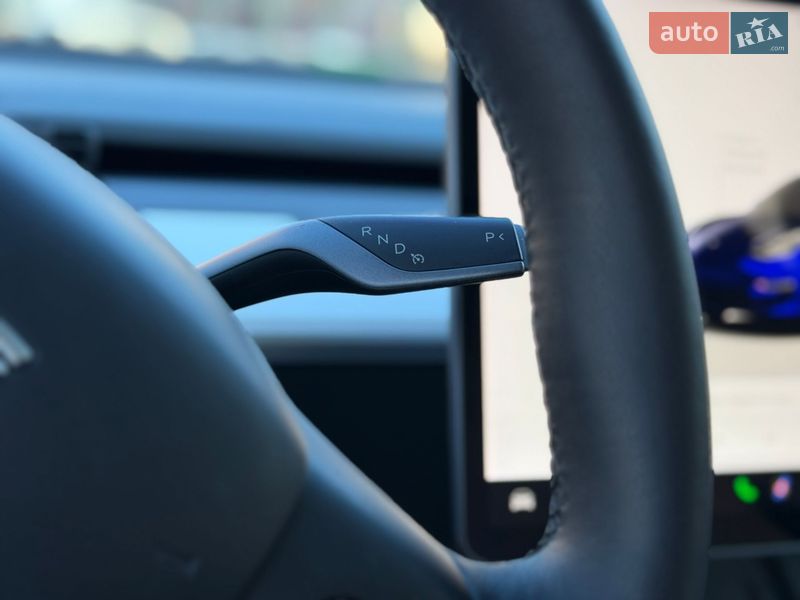 Седан Tesla Model 3 2022 в Черкасах