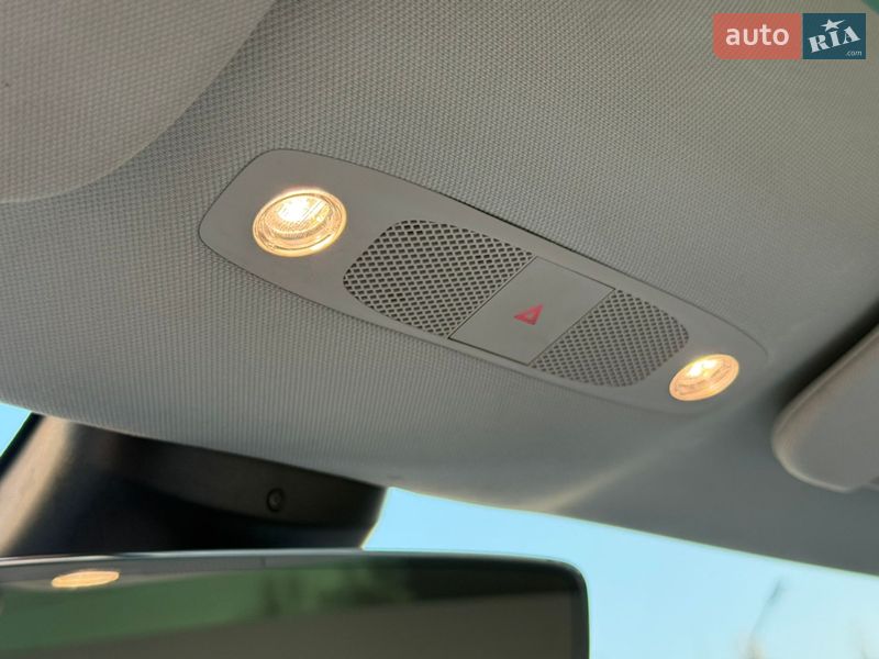 Седан Tesla Model 3 2022 в Черкасах