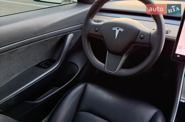 Седан Tesla Model 3 2020 в Ровно