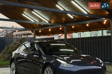 Седан Tesla Model 3 2022 в Львове