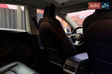 Седан Tesla Model 3 2022 в Львове