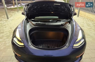 Седан Tesla Model 3 2022 в Львове
