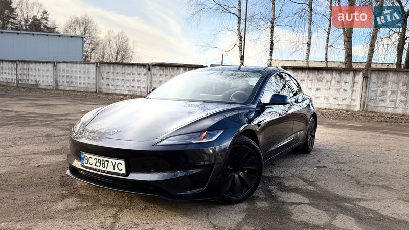 Седан Tesla Model 3 2024 в Новояворовске