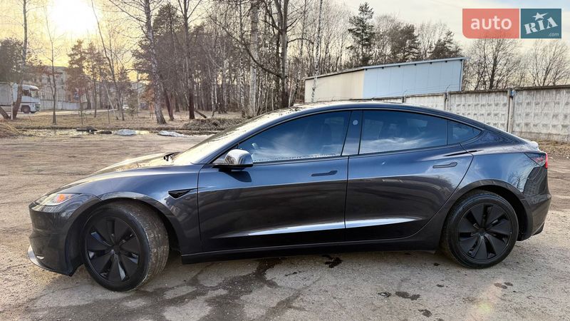 Седан Tesla Model 3 2024 в Новояворовске