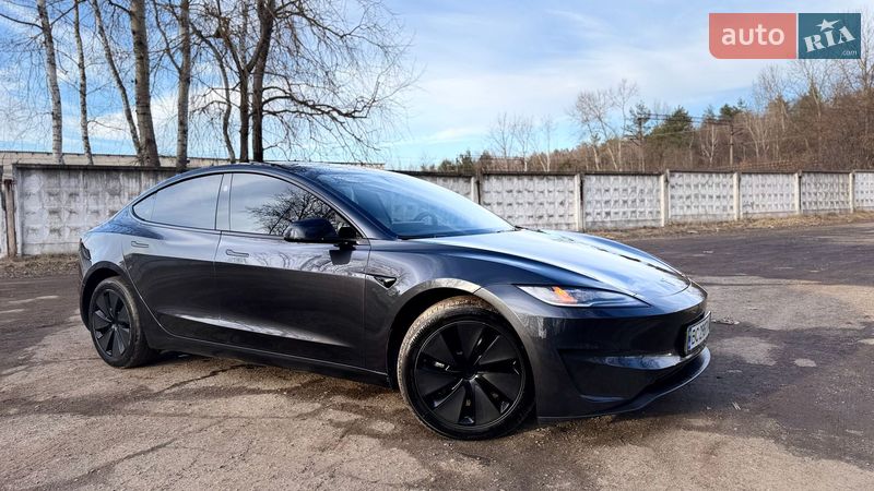Седан Tesla Model 3 2024 в Новояворовске