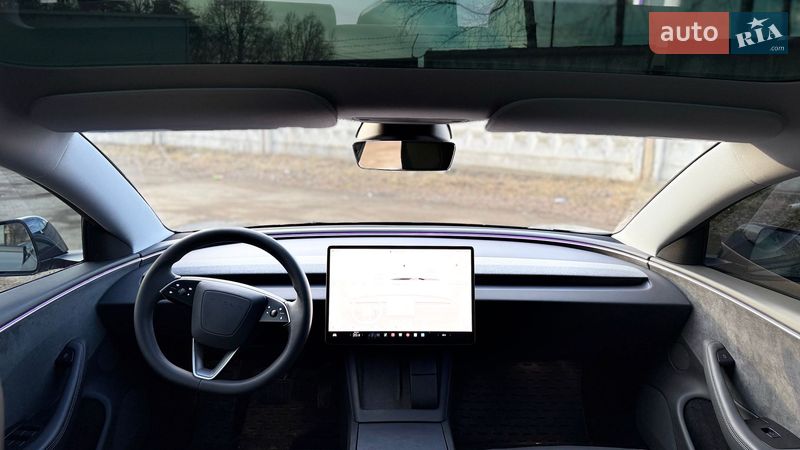 Седан Tesla Model 3 2024 в Новояворовске