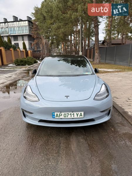 Седан Tesla Model 3 2021 в Киеве