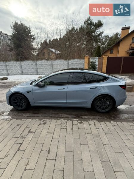 Седан Tesla Model 3 2021 в Киеве