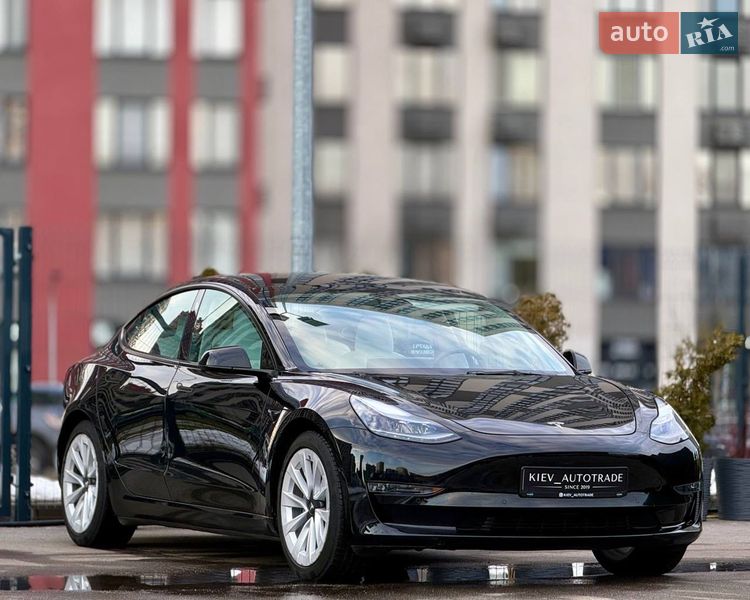 Седан Tesla Model 3 2022 в Києві