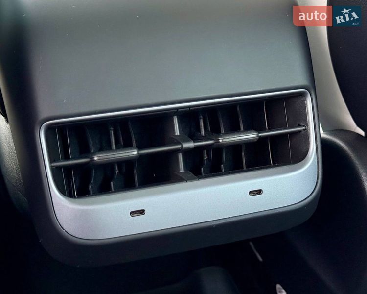 Седан Tesla Model 3 2022 в Києві