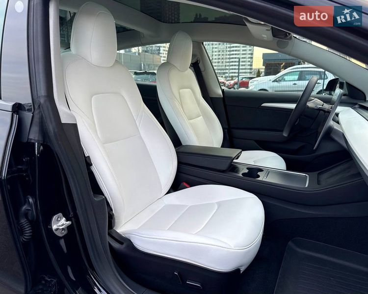 Седан Tesla Model 3 2022 в Києві