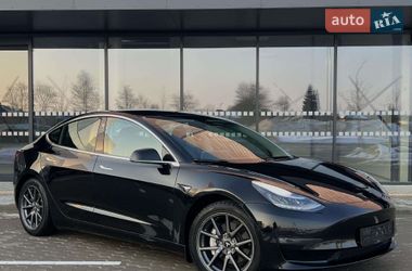 Седан Tesla Model 3 2019 в Рівному