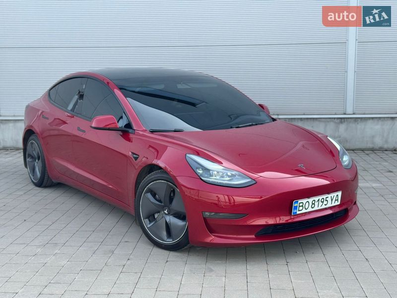 Седан Tesla Model 3 2021 в Ивано-Франковске