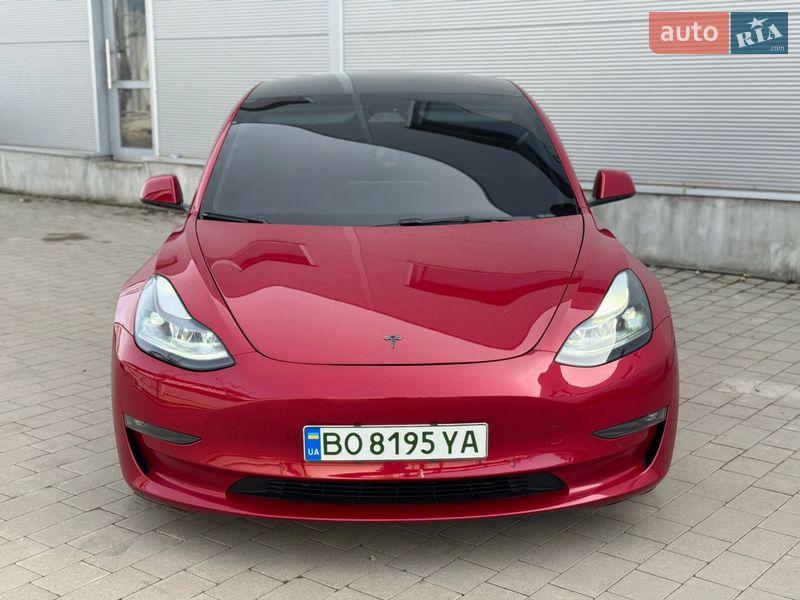 Седан Tesla Model 3 2021 в Ивано-Франковске