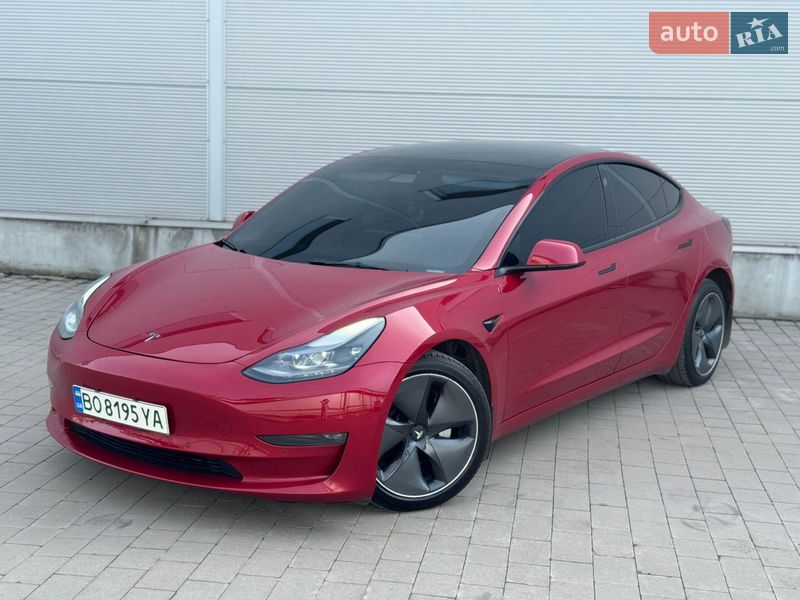 Седан Tesla Model 3 2021 в Ивано-Франковске
