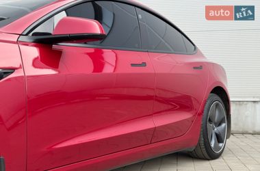 Седан Tesla Model 3 2021 в Ивано-Франковске