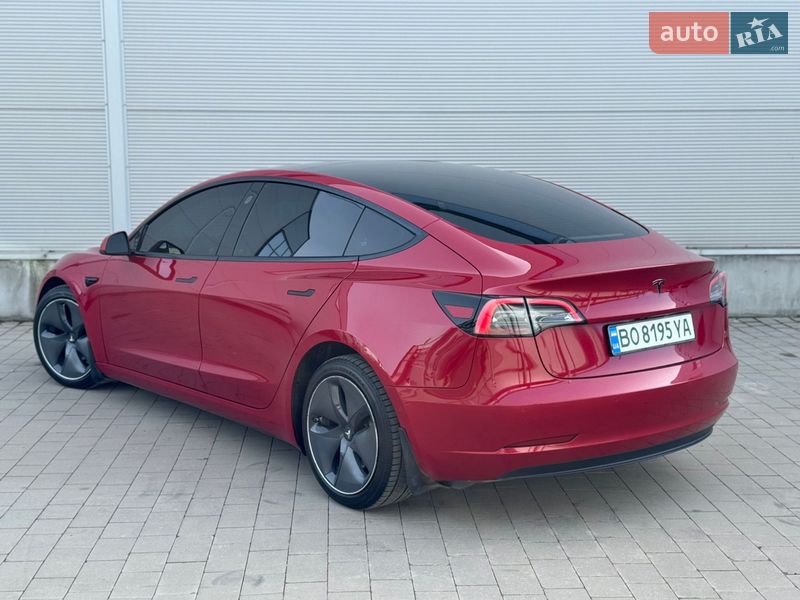 Седан Tesla Model 3 2021 в Ивано-Франковске