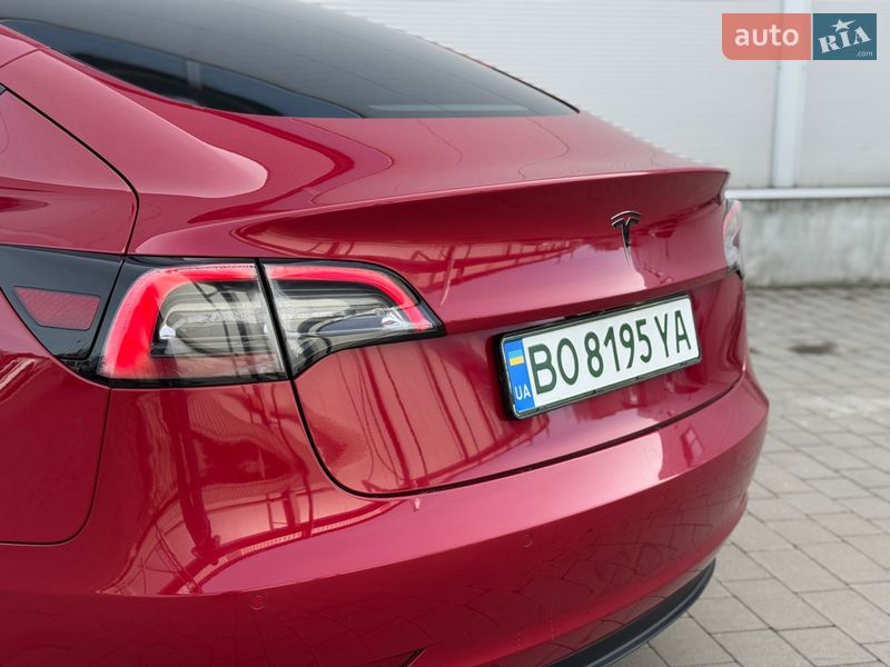 Седан Tesla Model 3 2021 в Ивано-Франковске