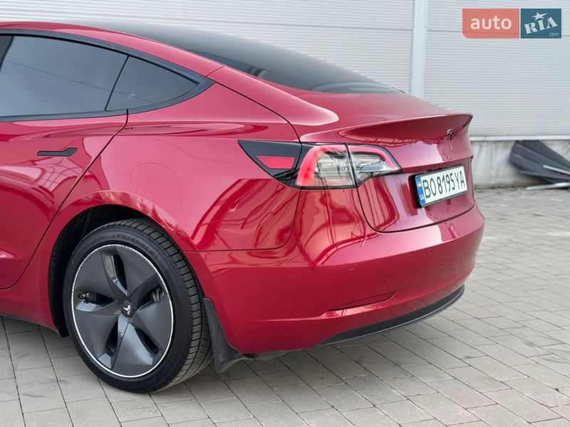 Седан Tesla Model 3 2021 в Ивано-Франковске