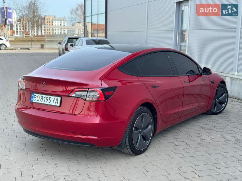 Седан Tesla Model 3 2021 в Ивано-Франковске