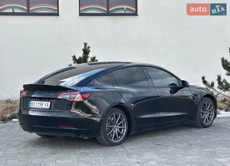 Седан Tesla Model 3 2021 в Луцьку