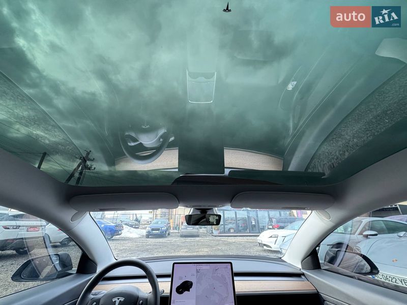 Седан Tesla Model 3 2021 в Луцьку