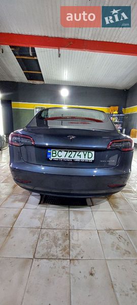 Седан Tesla Model 3 2018 в Львове