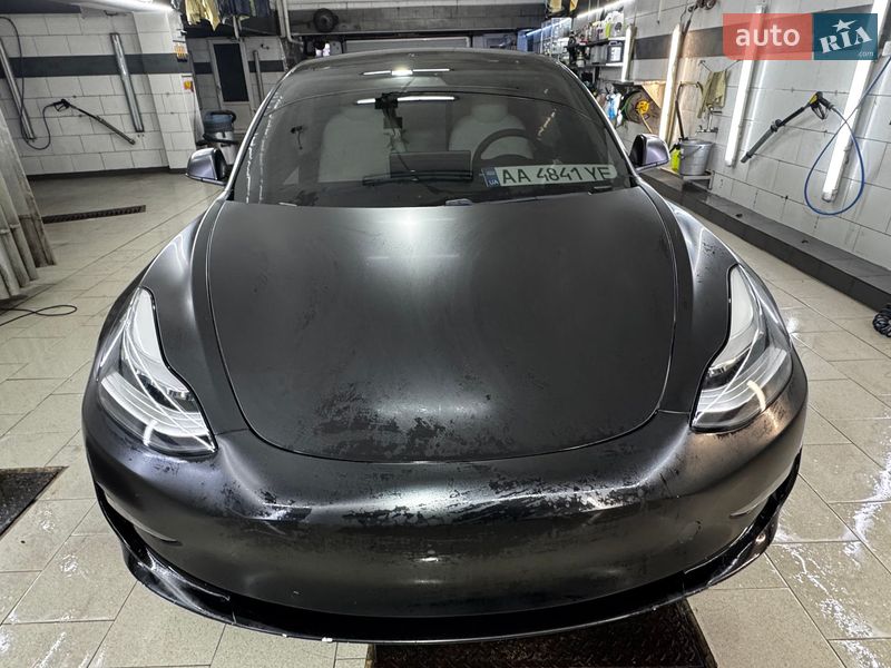 Седан Tesla Model 3 2020 в Киеве