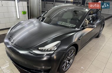 Седан Tesla Model 3 2020 в Киеве