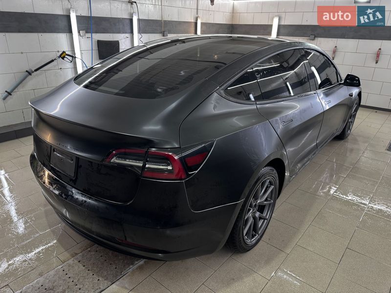 Седан Tesla Model 3 2020 в Киеве