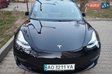 Седан Tesla Model 3 2019 в Ужгороде