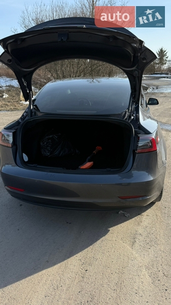 Седан Tesla Model 3 2022 в Тернополі