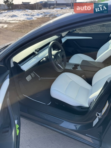Седан Tesla Model 3 2022 в Тернополі