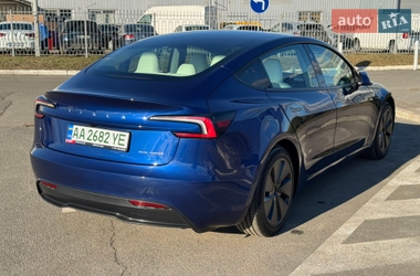Седан Tesla Model 3 2024 в Киеве