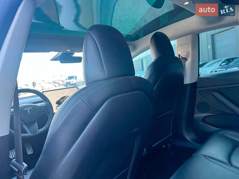 Седан Tesla Model 3 2022 в Львові