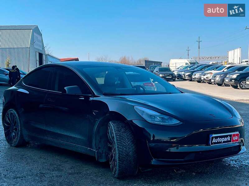 Седан Tesla Model 3 2022 в Львові