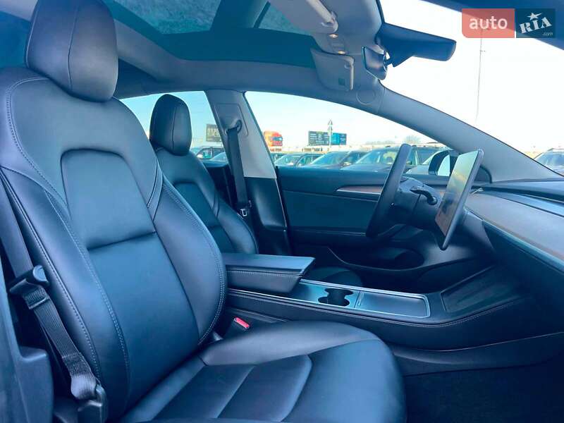 Седан Tesla Model 3 2022 в Львові