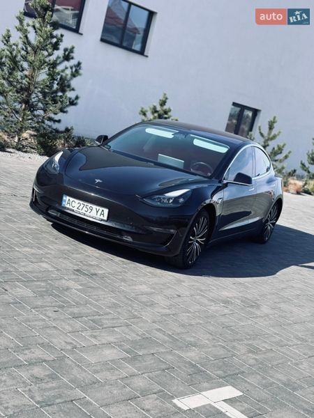 Седан Tesla Model 3 2018 в Луцьку