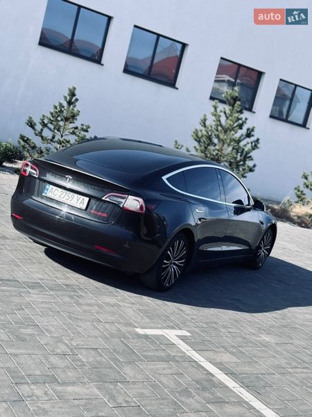 Седан Tesla Model 3 2018 в Луцьку