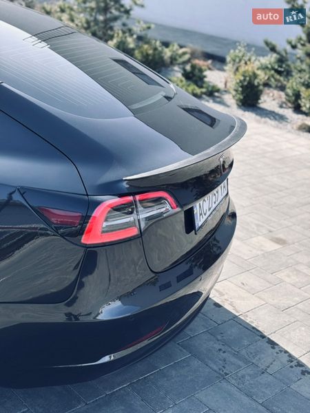 Седан Tesla Model 3 2018 в Луцьку