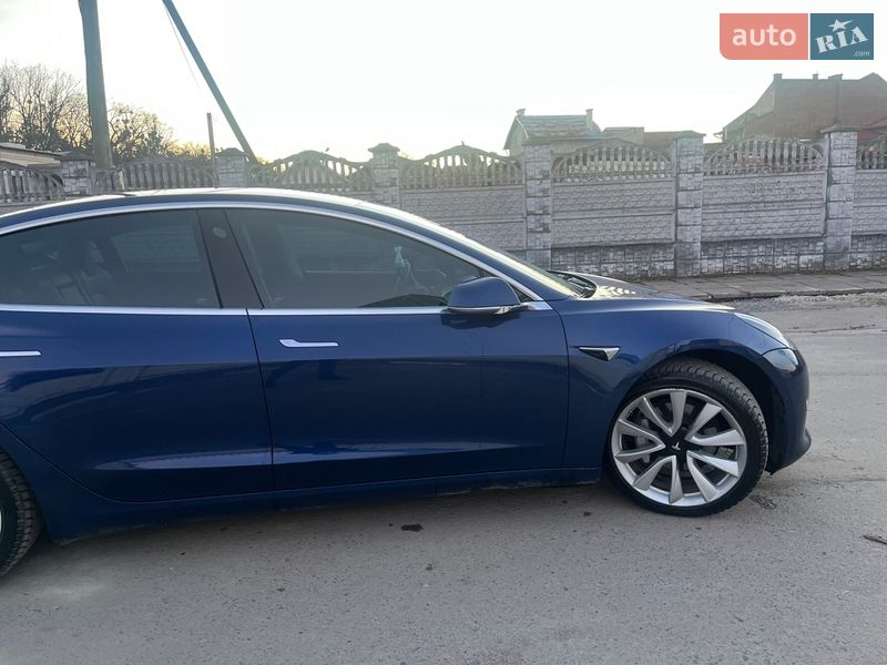 Седан Tesla Model 3 2019 в Стрые