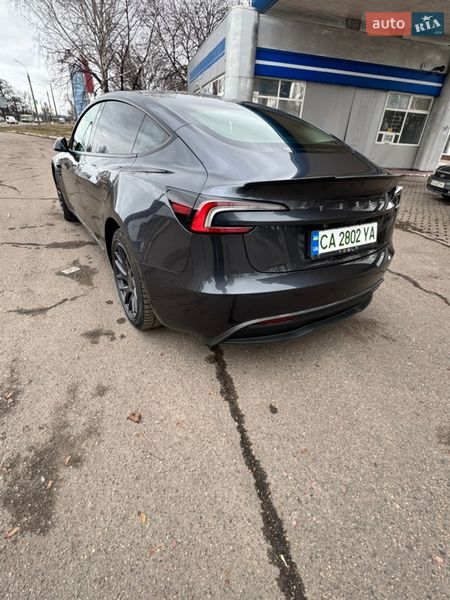 Седан Tesla Model 3 2024 в Черкассах
