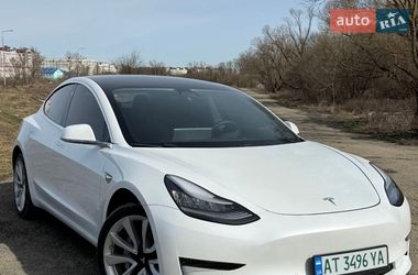 Седан Tesla Model 3 2019 в Ивано-Франковске