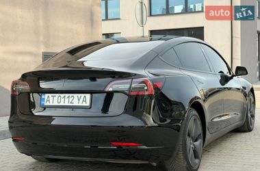 Седан Tesla Model 3 2018 в Калуше