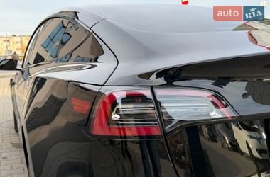Седан Tesla Model 3 2018 в Калуше
