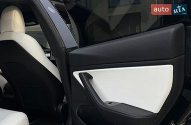 Седан Tesla Model 3 2018 в Калуше